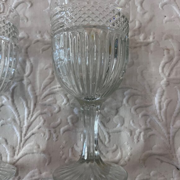 Pair of Vtg Libbey Radiant Water Goblets Clear Footed Diamond Vertical Cut - Picture 2 of 5